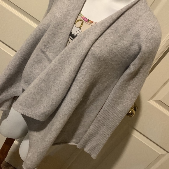 St Tropez West 2 ply cashmere sweater. - Picture 2 of 12